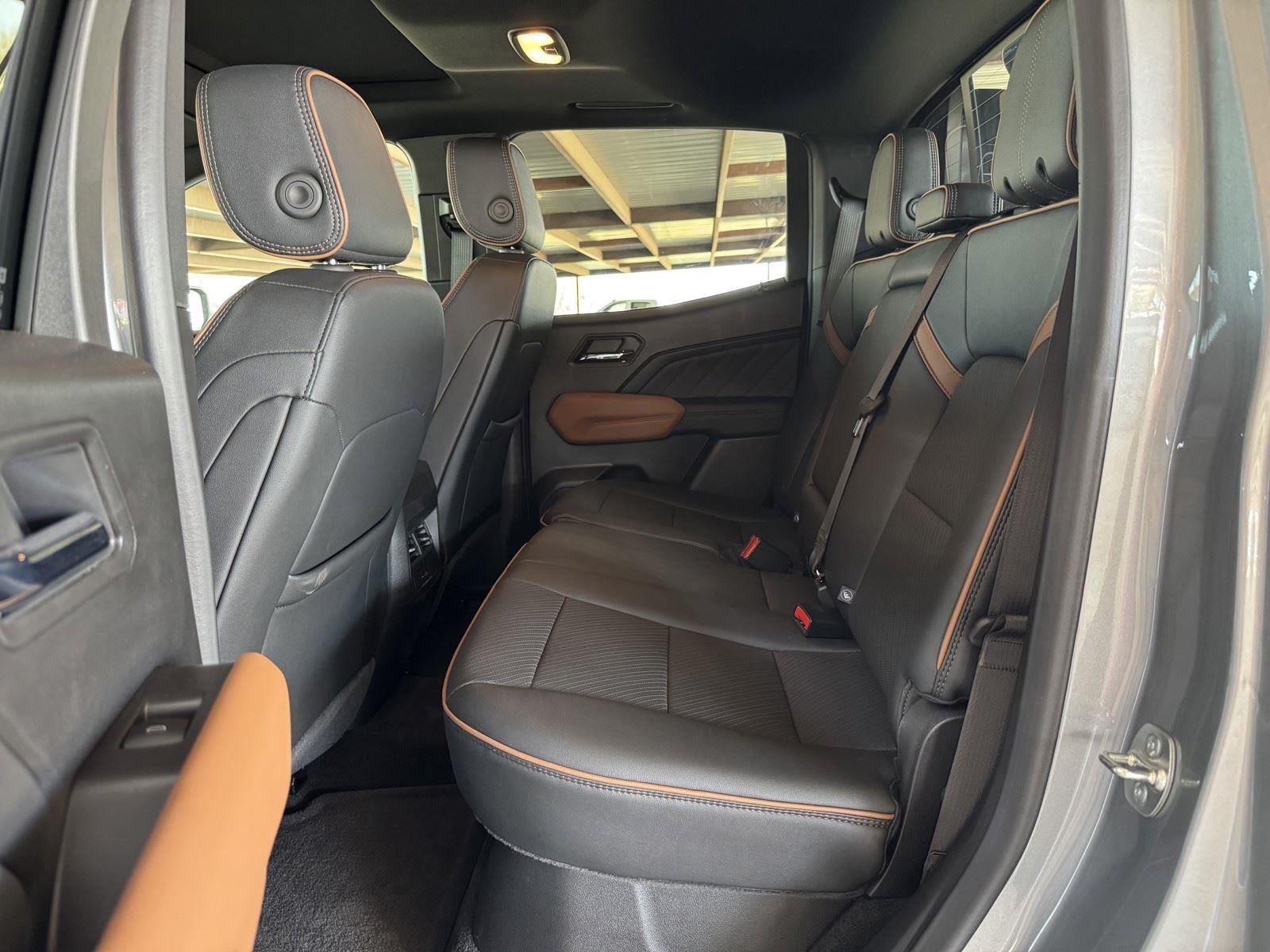 2025 GMC Canyon 4WD AT4