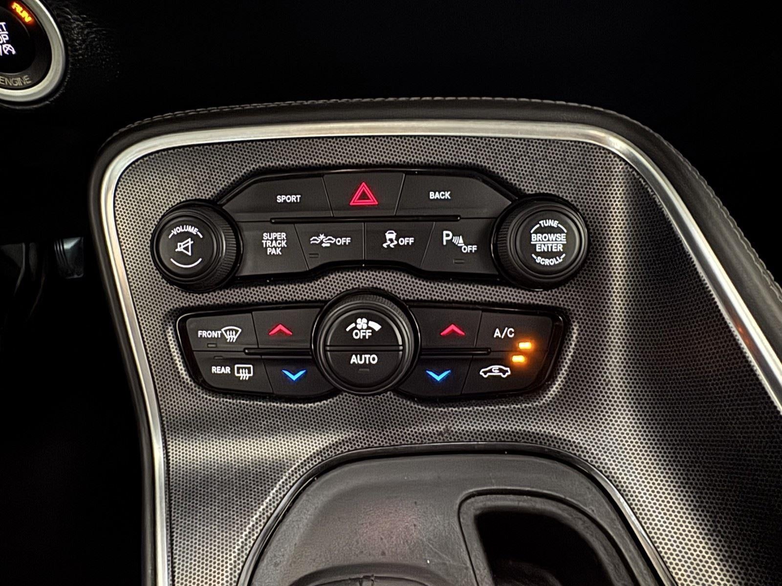 2016 Dodge Challenger SXT Plus