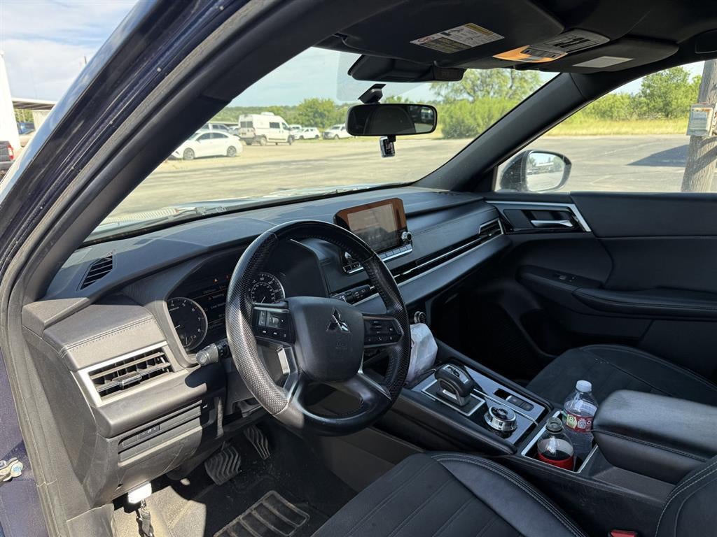 2022 Mitsubishi Outlander SE