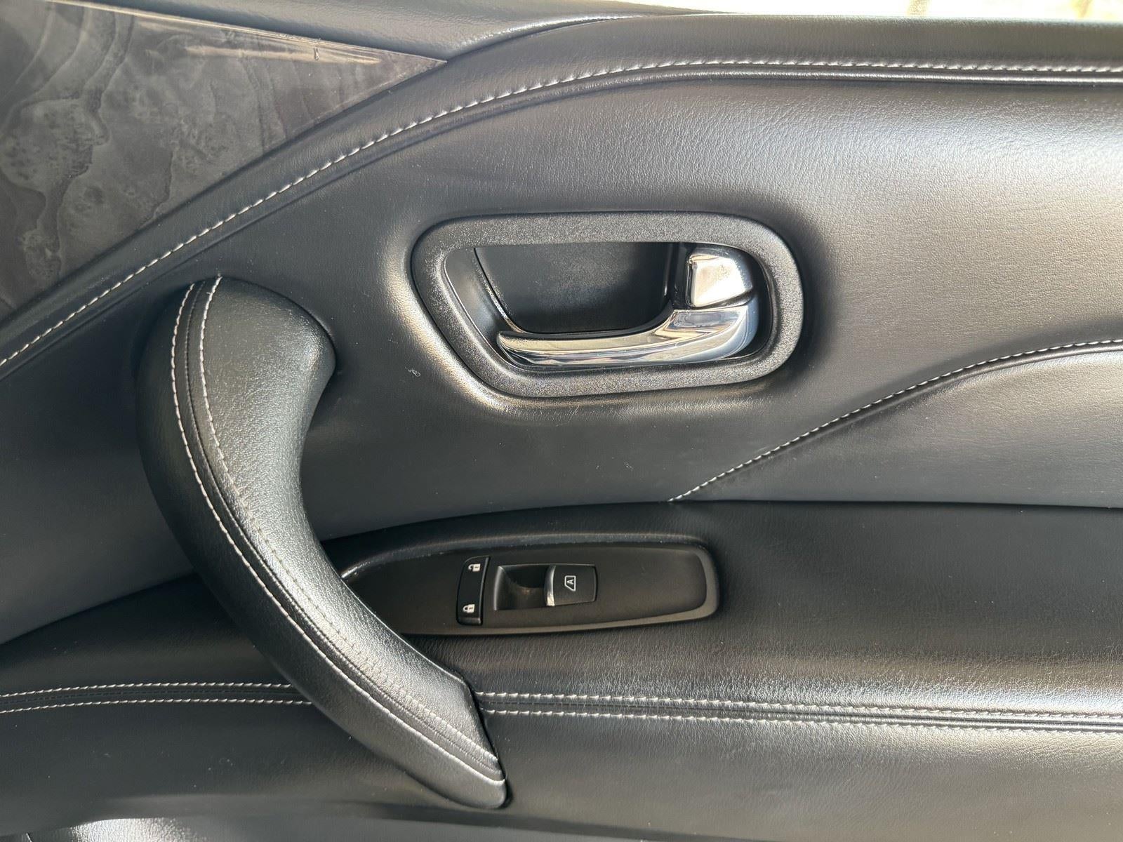 2024 INFINITI QX80 LUXE