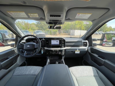 2027 Ford Super Duty F-350 SRW XLT