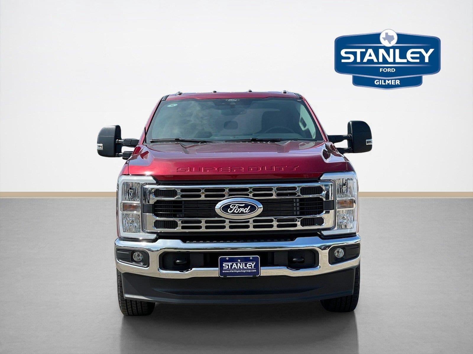 2027 Ford Super Duty F-350 SRW XLT