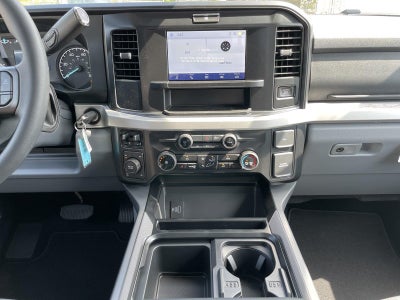 2027 Ford Super Duty F-350 SRW XLT