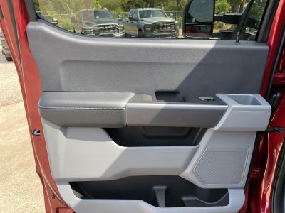 2027 Ford Super Duty F-350 SRW XLT