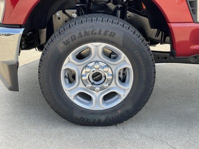 2027 Ford Super Duty F-350 SRW XLT