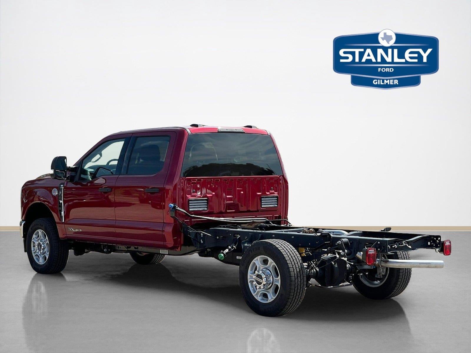 2027 Ford Super Duty F-350 SRW XLT