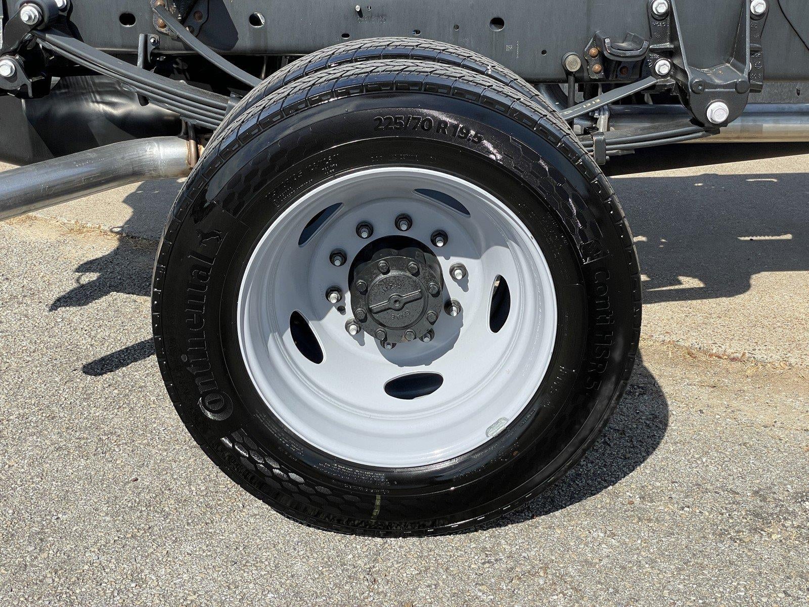 2027 Ford Super Duty F-450 DRW XL