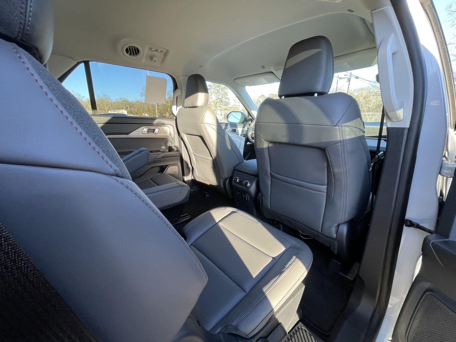 2026 Ford Explorer Active (100A)