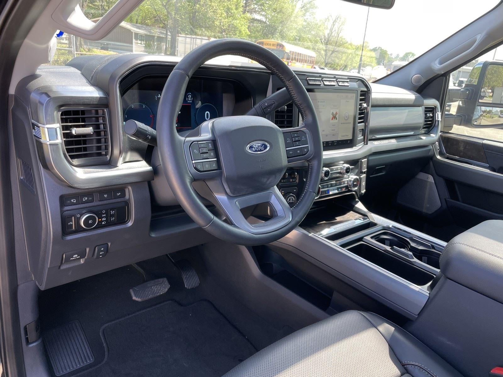 2024 Ford Super Duty F-250 SRW LARIAT