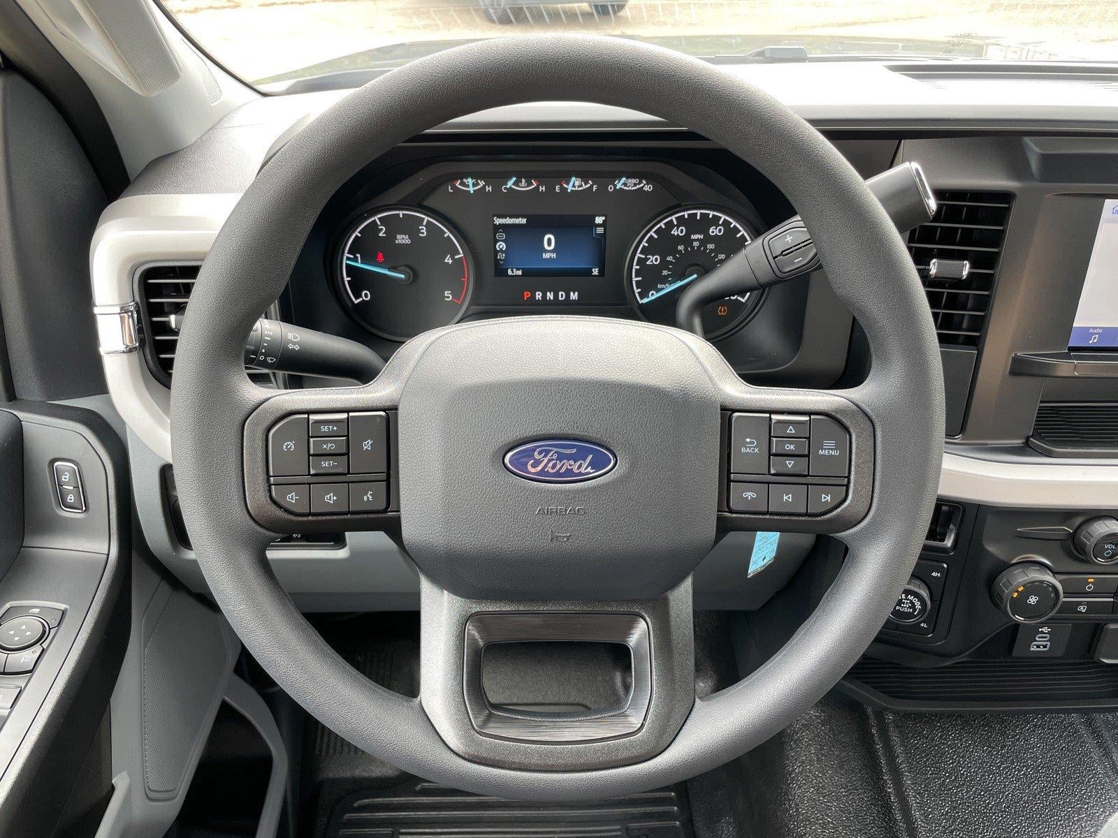 2027 Ford Super Duty F-350 SRW XL