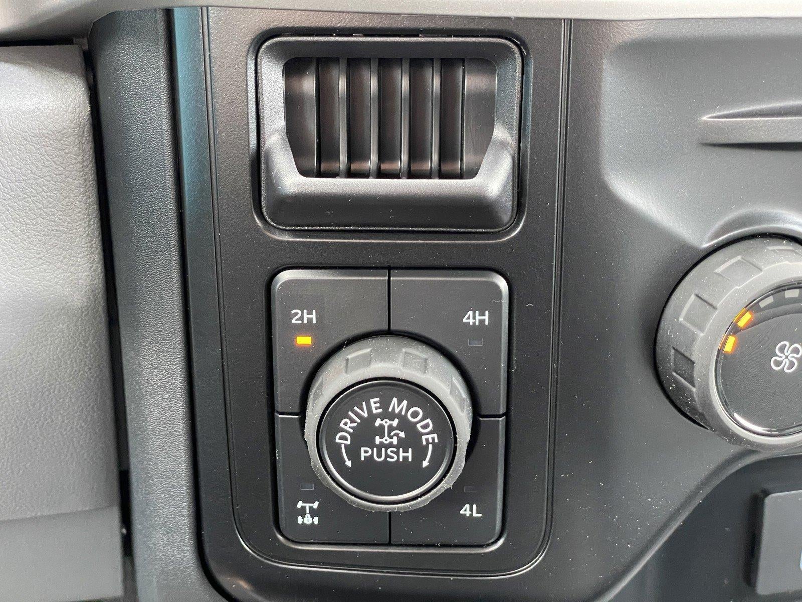 2027 Ford Super Duty F-350 SRW XL
