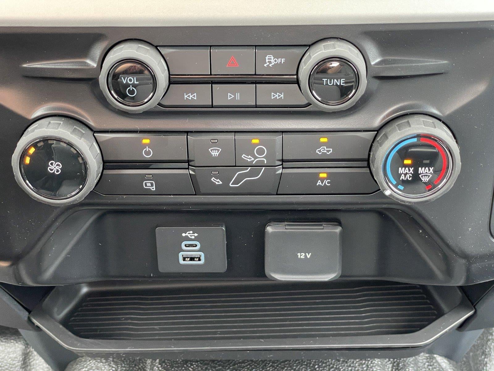 2027 Ford Super Duty F-350 SRW XL