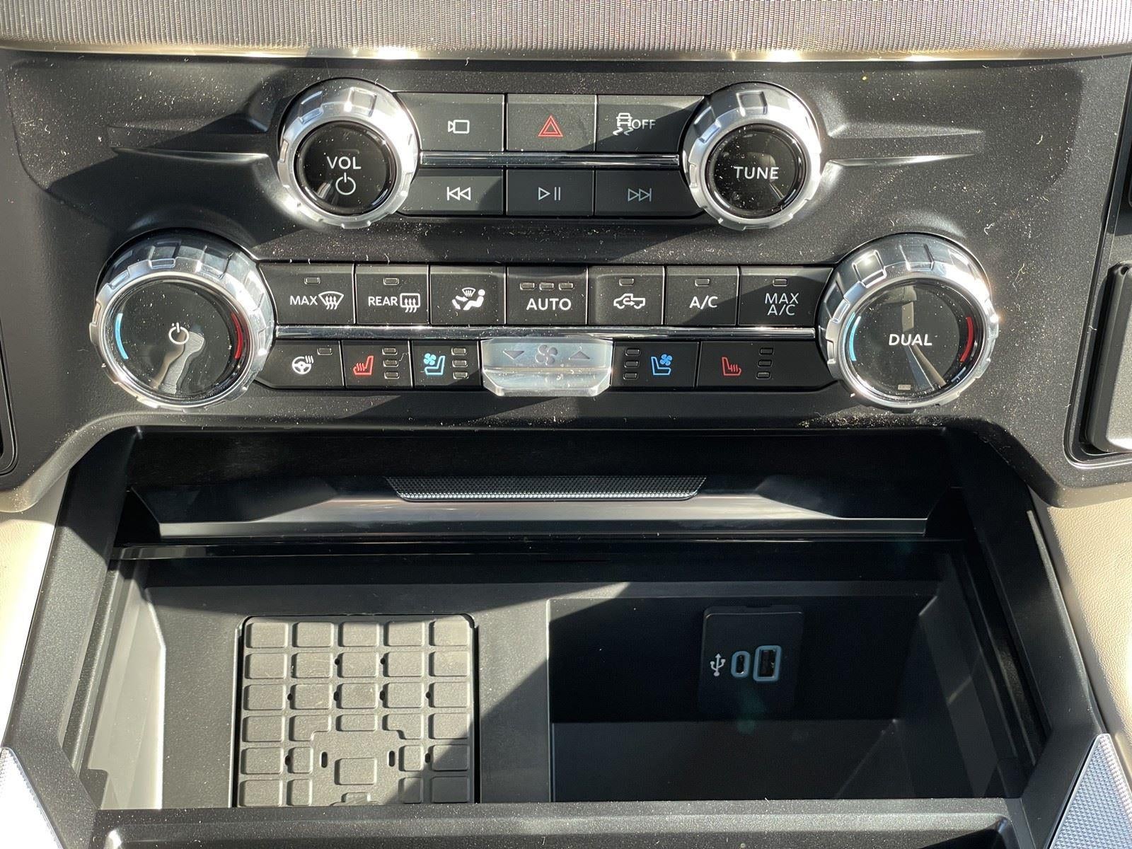 2026 Ford Super Duty F-350 DRW Platinum