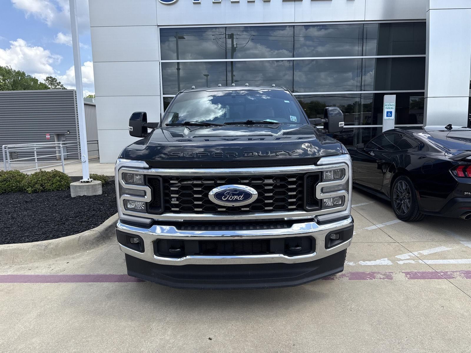 2023 Ford Super Duty F-350 DRW LARIAT