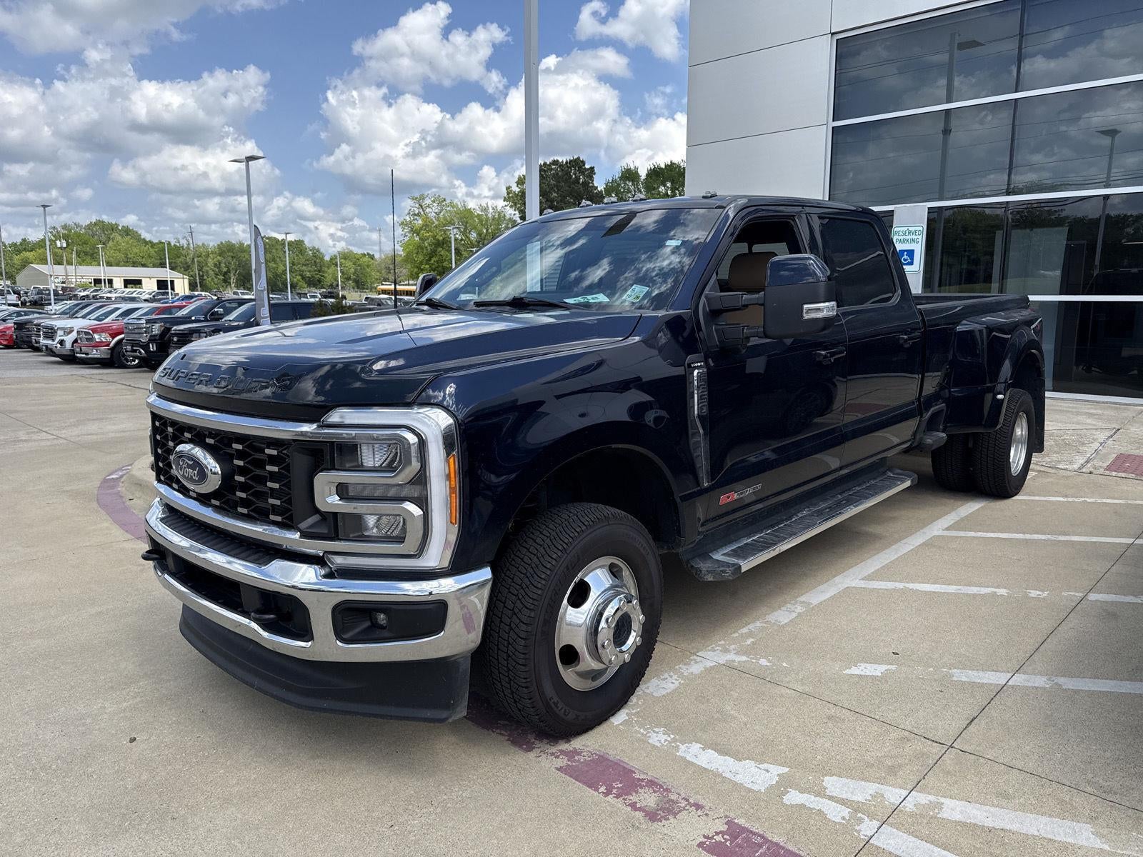 2023 Ford Super Duty F-350 DRW LARIAT