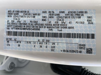 2027 Ford Super Duty F-350 DRW LARIAT