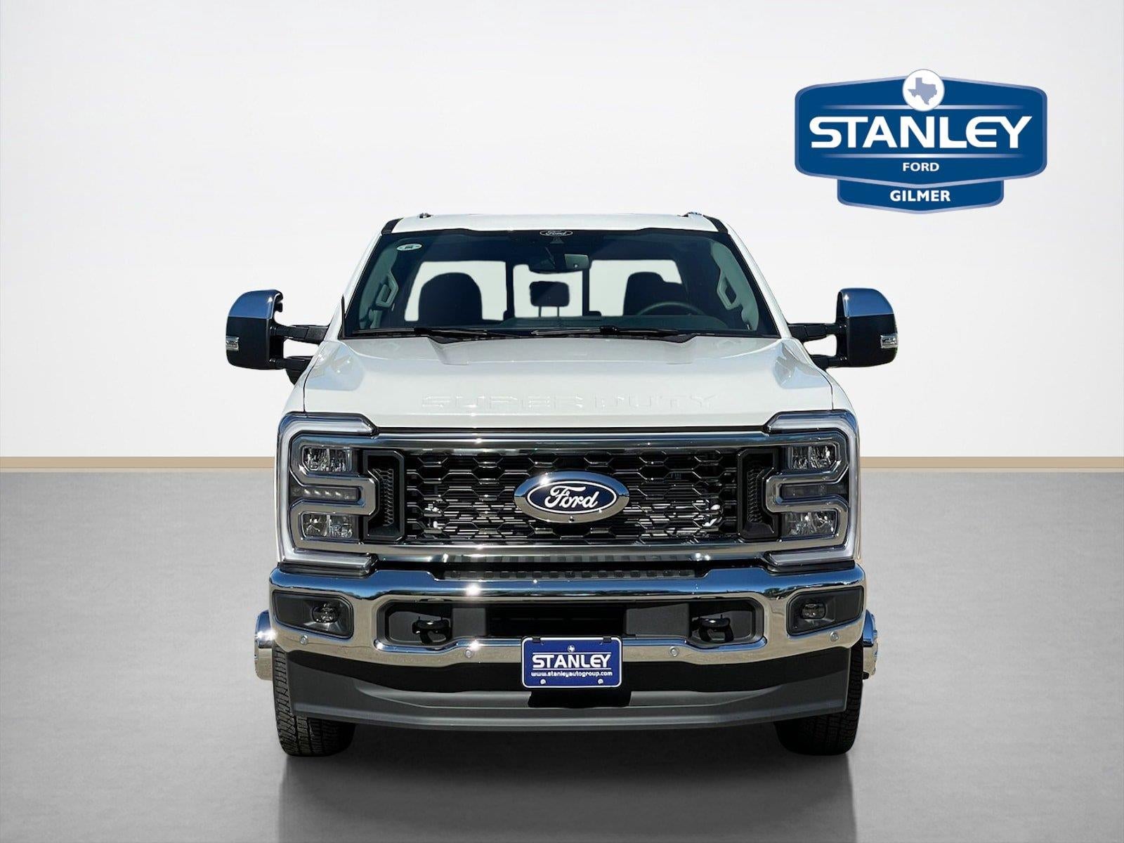 2027 Ford Super Duty F-350 DRW LARIAT