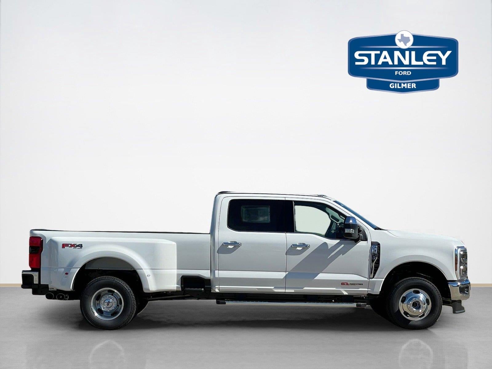 2027 Ford Super Duty F-350 DRW LARIAT