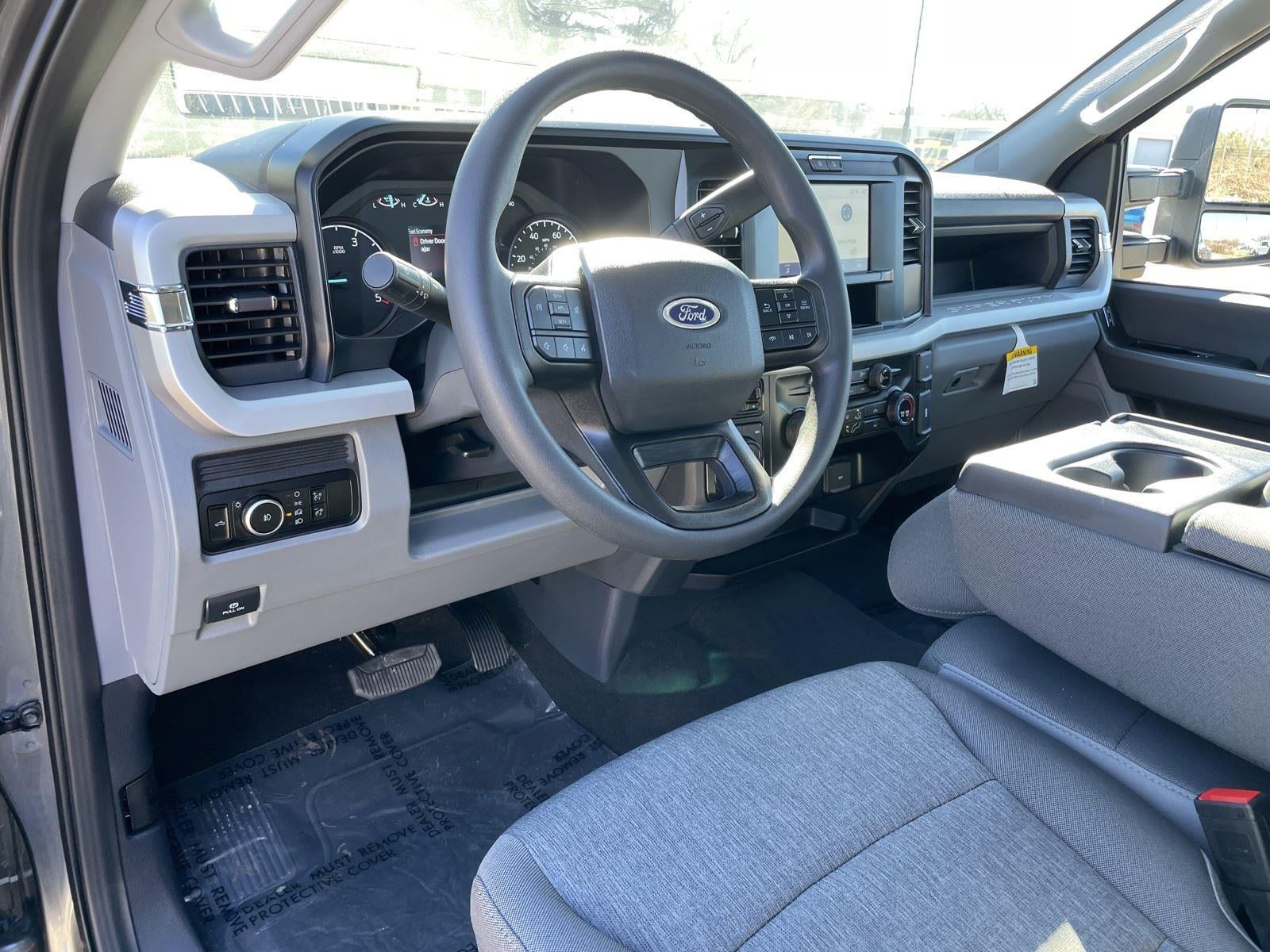 2026 Ford Super Duty F-350 DRW XL