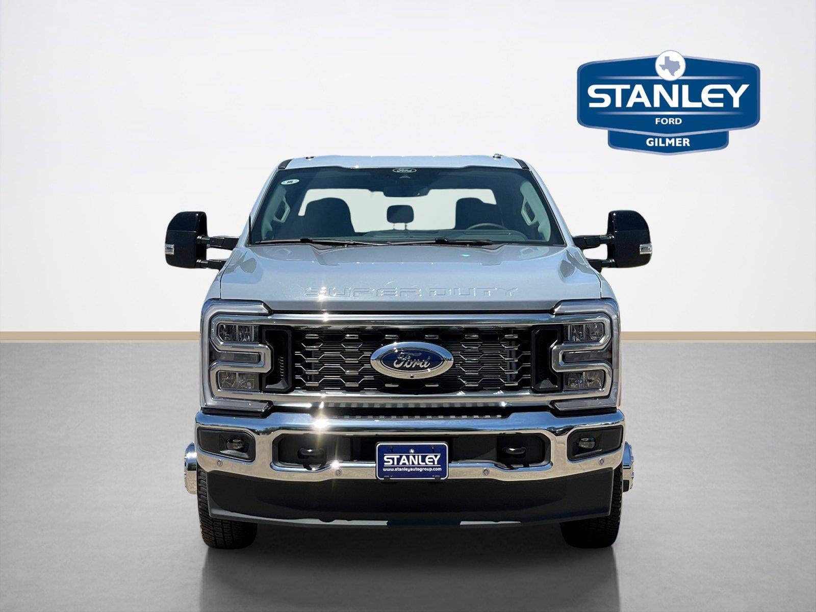 2026 Ford Super Duty F-350 DRW LARIAT