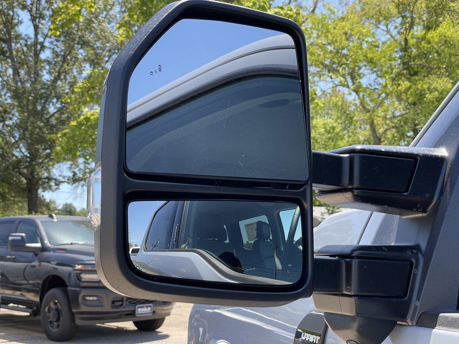 2026 Ford Super Duty F-350 DRW LARIAT