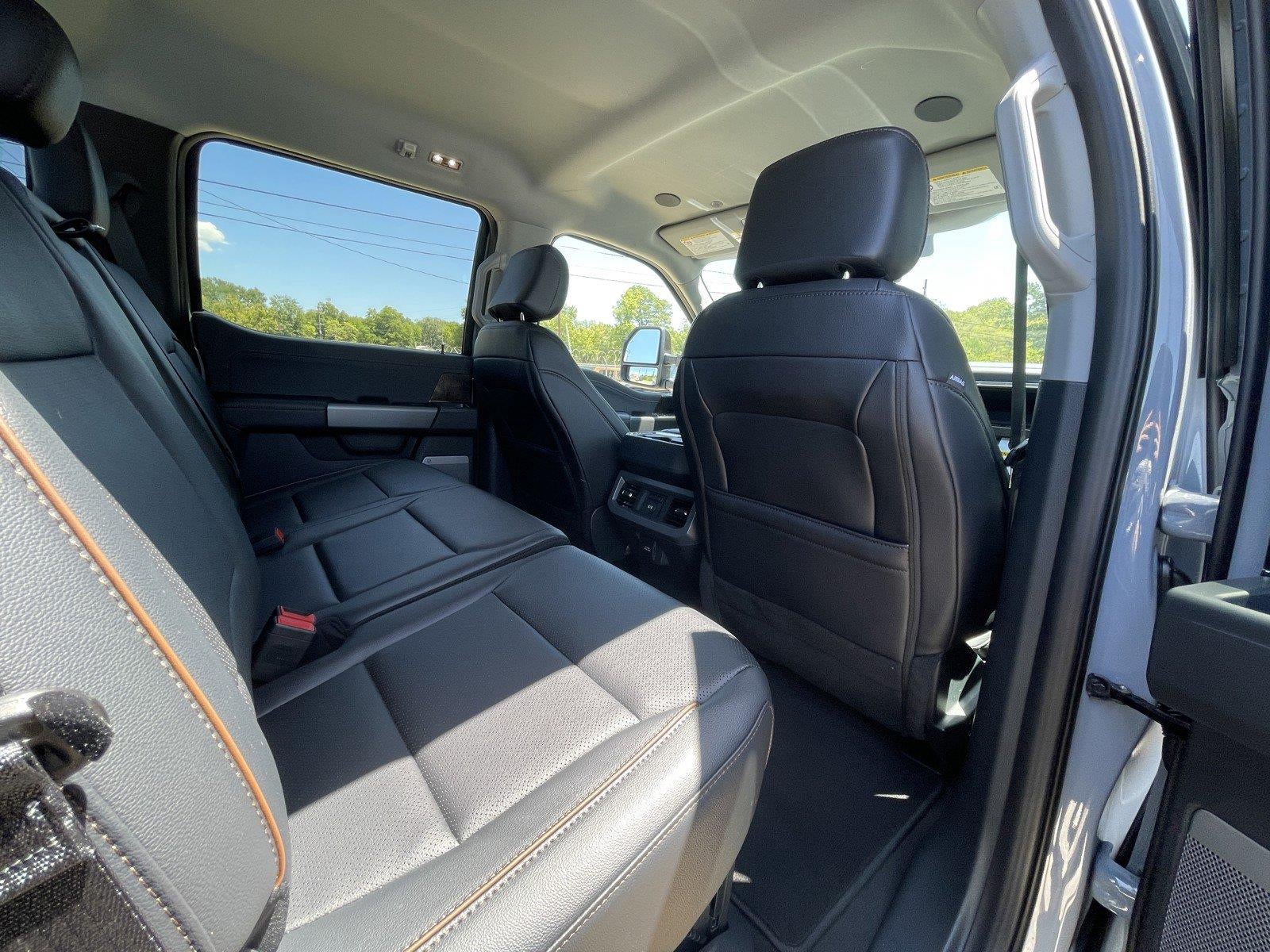 2026 Ford Super Duty F-350 DRW LARIAT