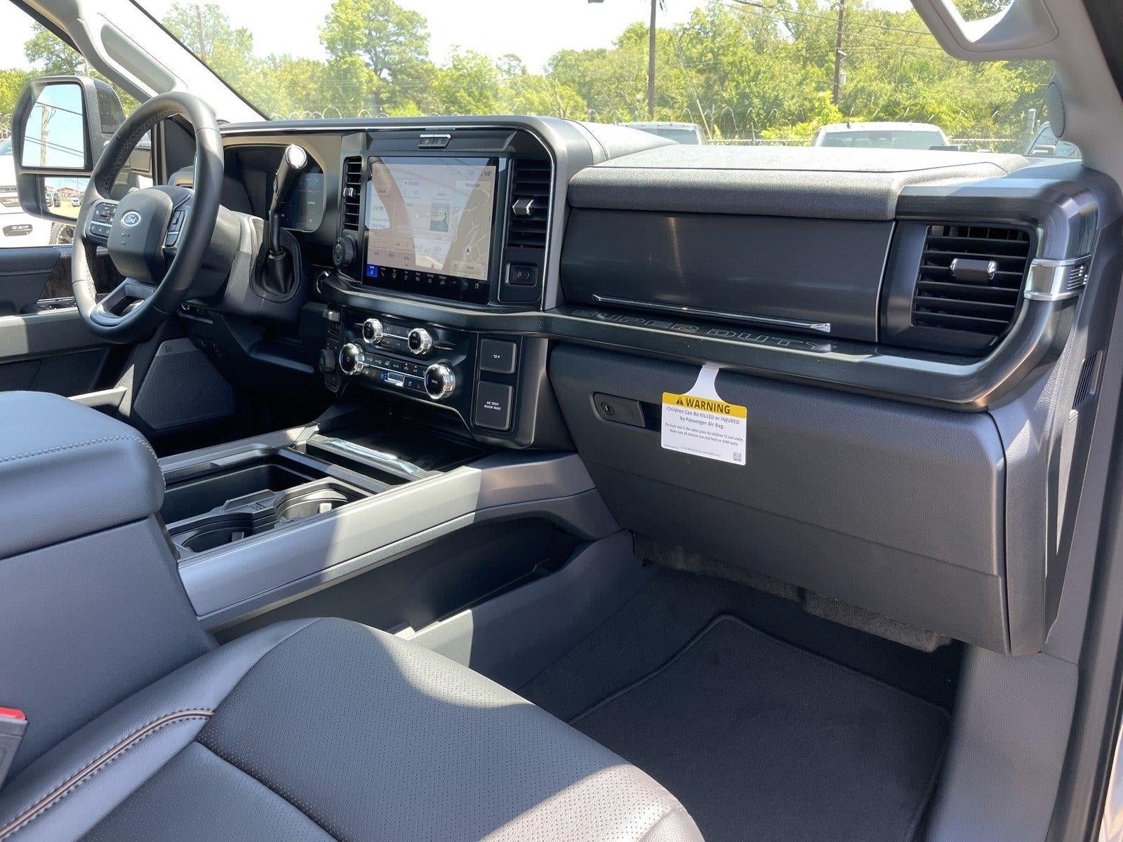 2026 Ford Super Duty F-350 DRW LARIAT