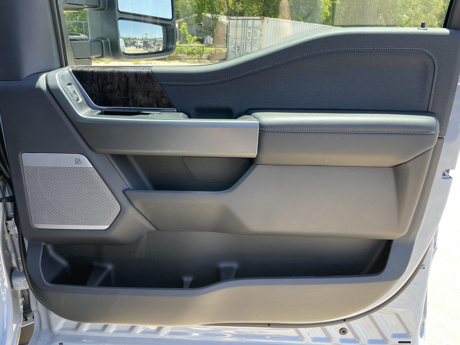 2026 Ford Super Duty F-350 DRW LARIAT