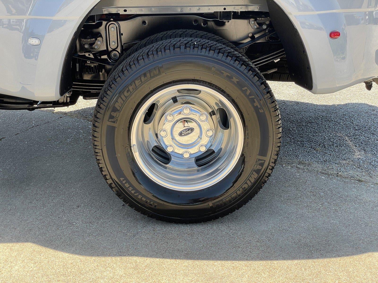 2026 Ford Super Duty F-350 DRW LARIAT
