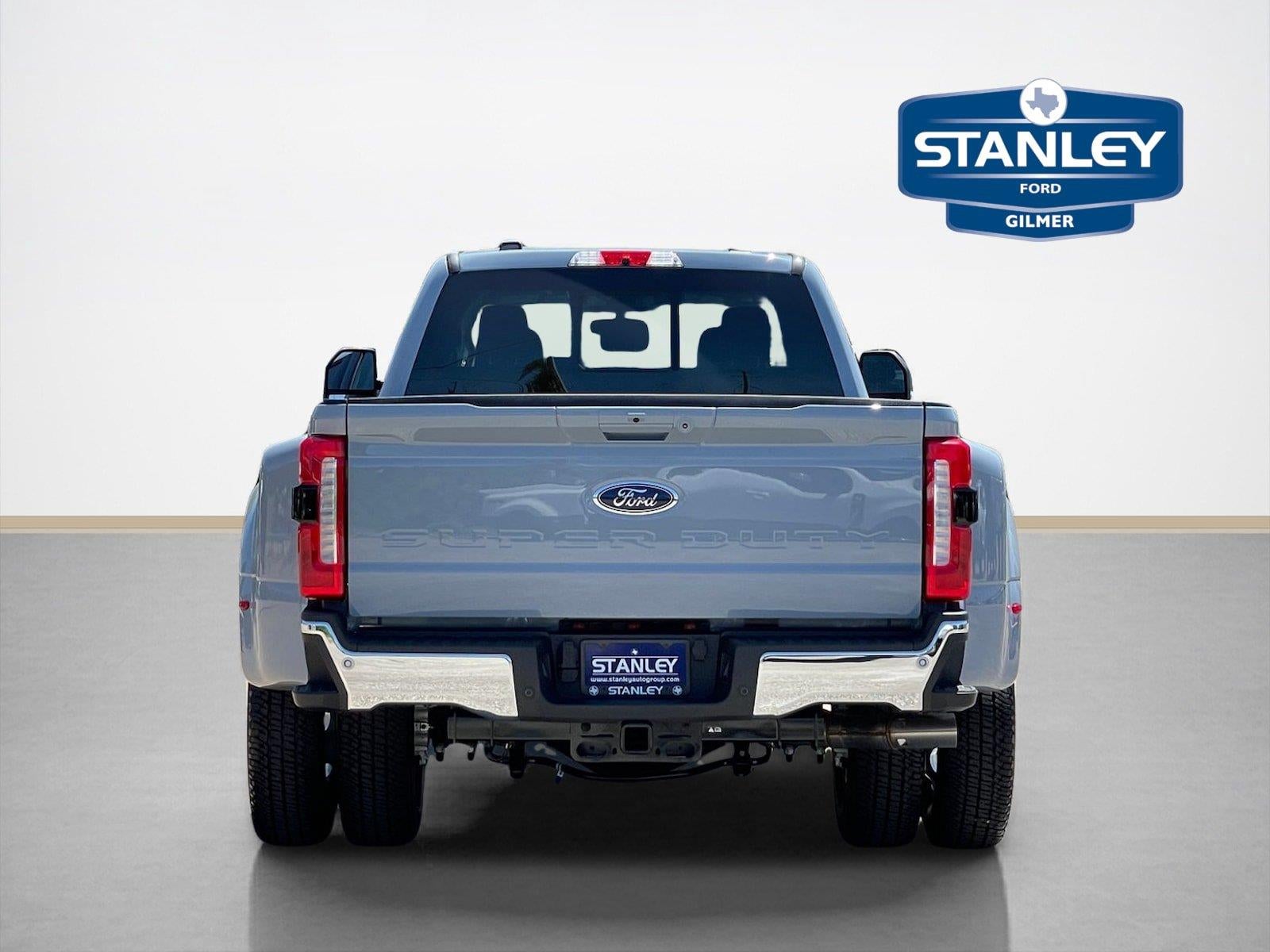 2026 Ford Super Duty F-350 DRW LARIAT