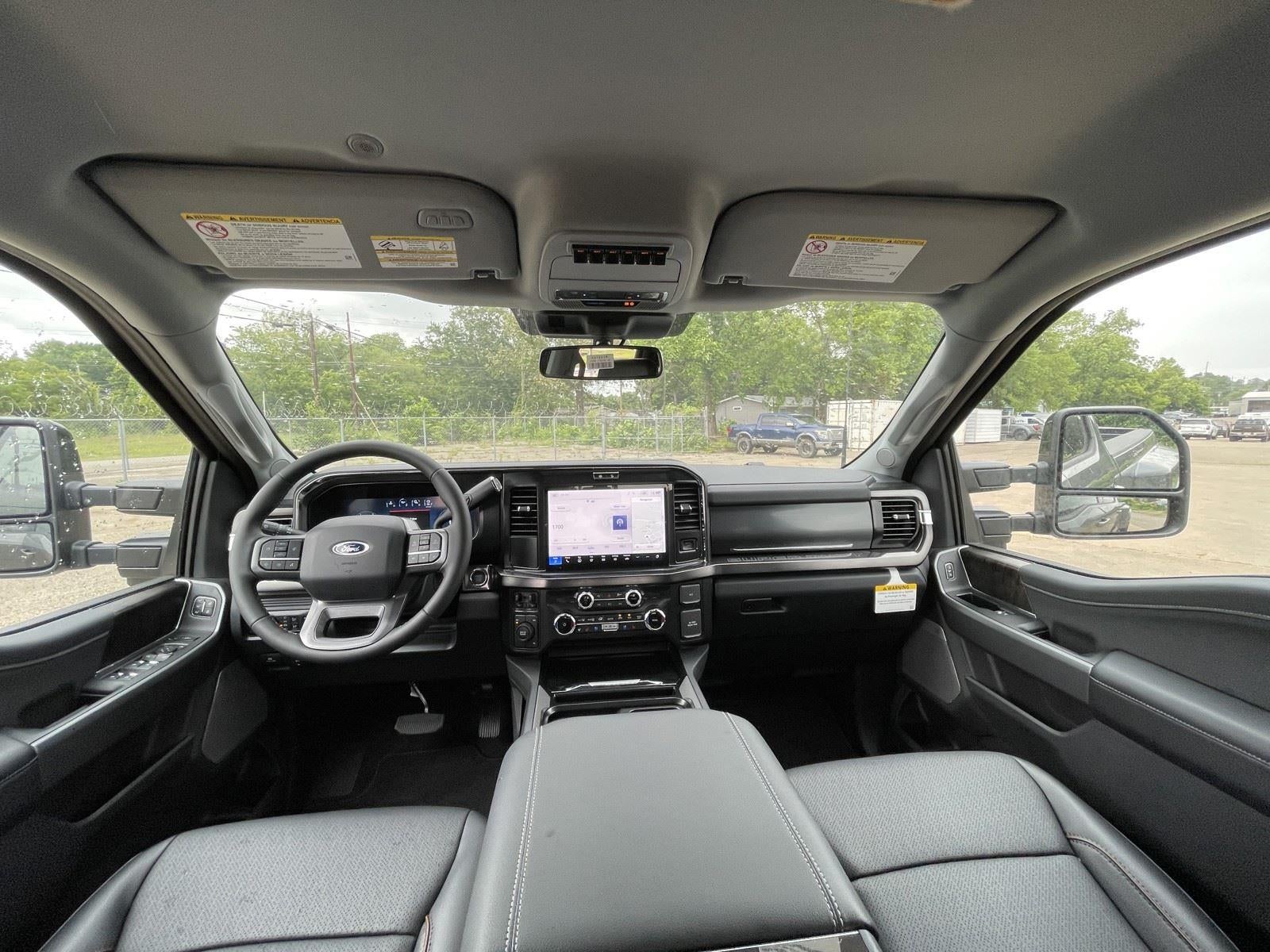 2026 Ford Super Duty F-350 DRW LARIAT