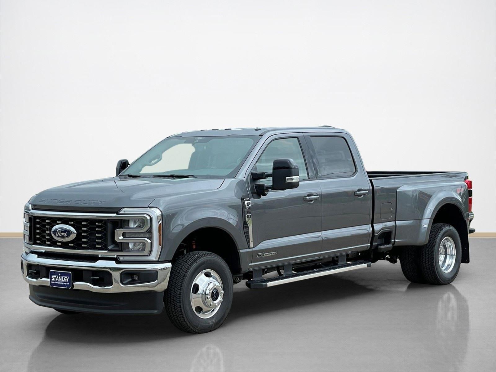 2026 Ford Super Duty F-350 DRW LARIAT