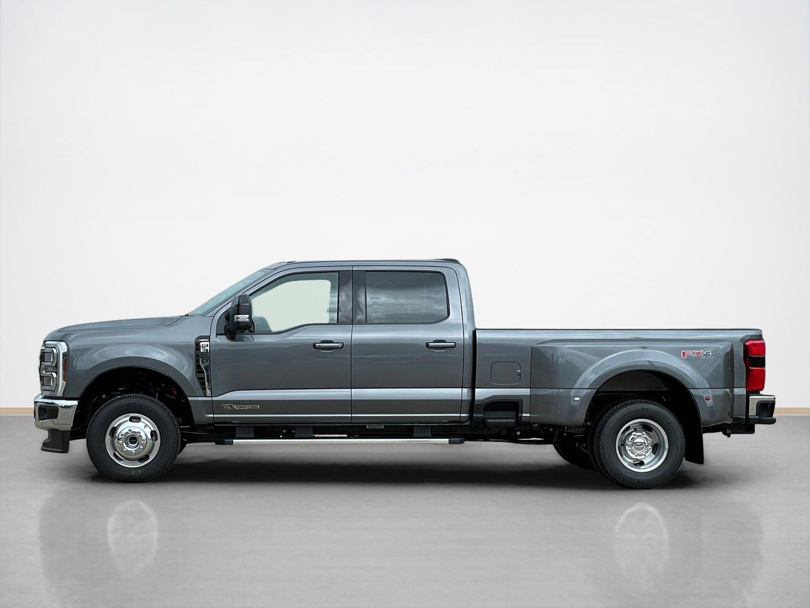 2026 Ford Super Duty F-350 DRW LARIAT