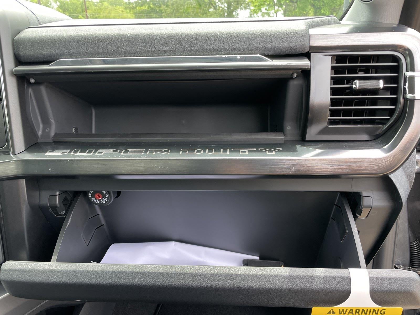 2026 Ford Super Duty F-350 DRW LARIAT