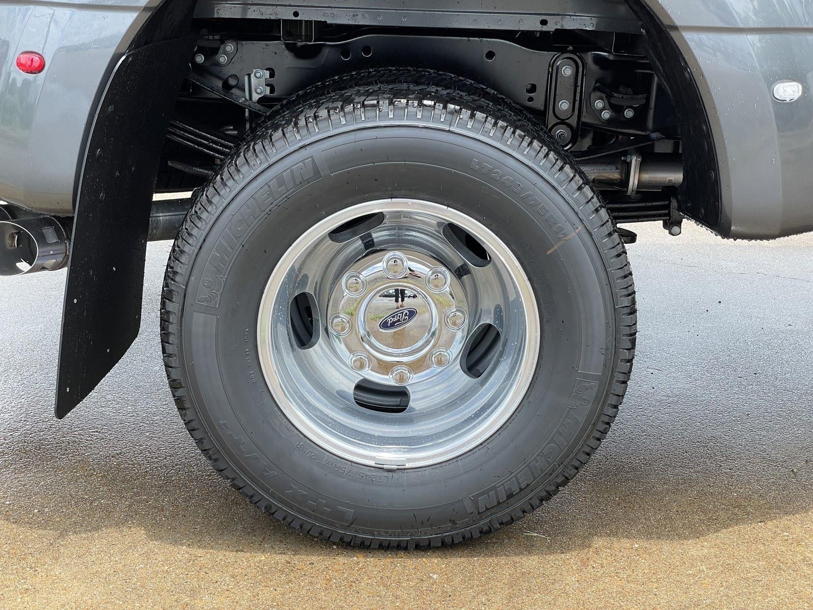 2026 Ford Super Duty F-350 DRW LARIAT