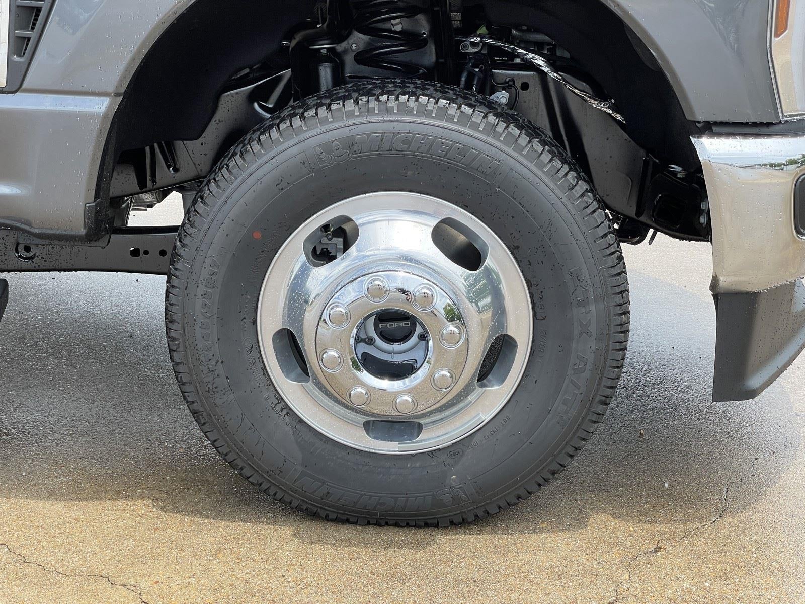 2026 Ford Super Duty F-350 DRW LARIAT