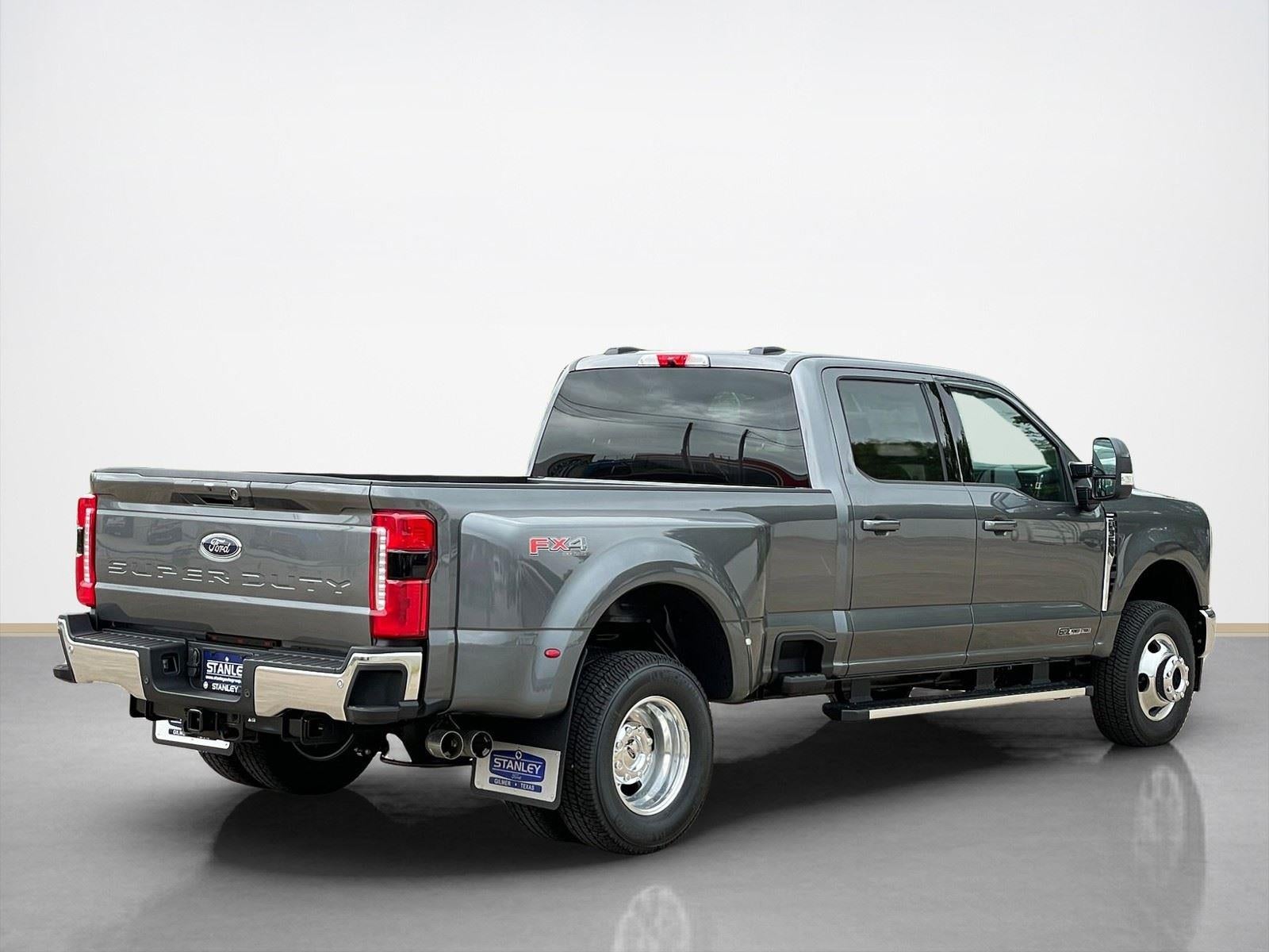 2026 Ford Super Duty F-350 DRW LARIAT