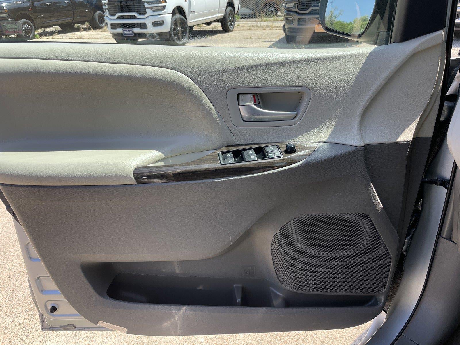 2015 Toyota Sienna XLE Premium