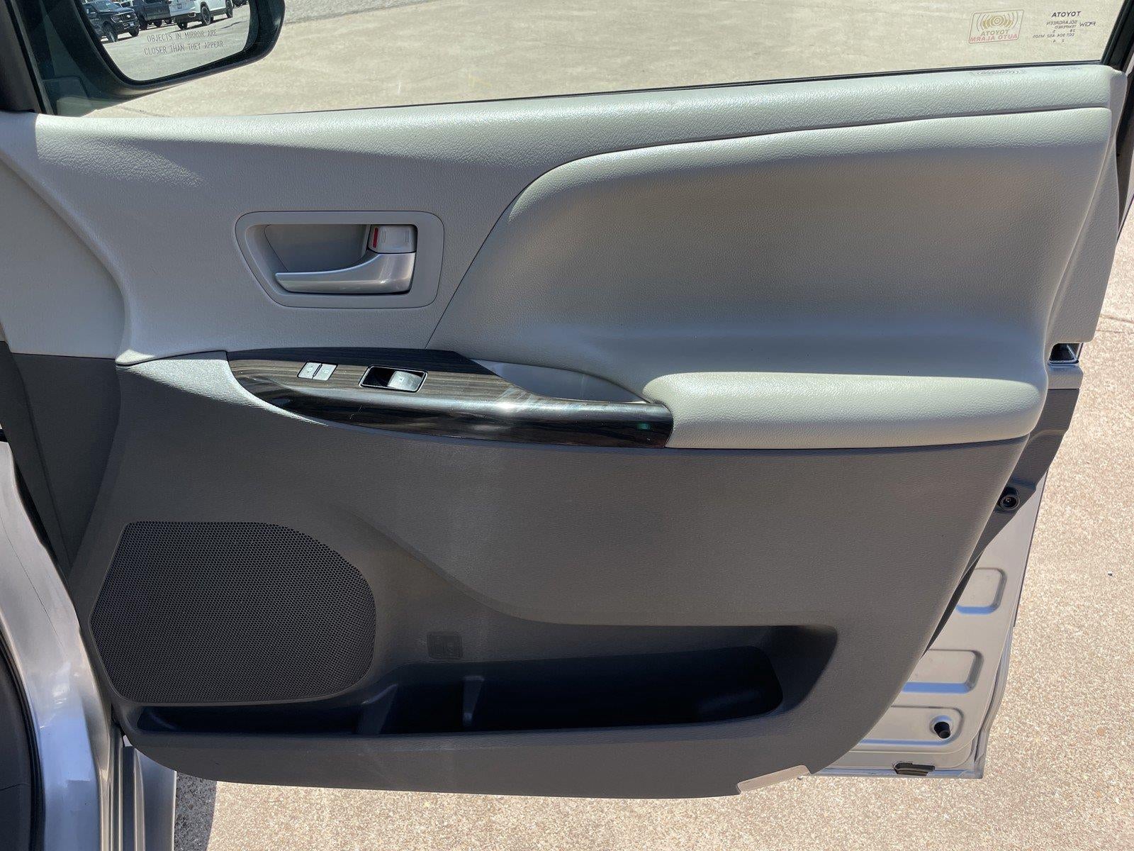 2015 Toyota Sienna XLE Premium