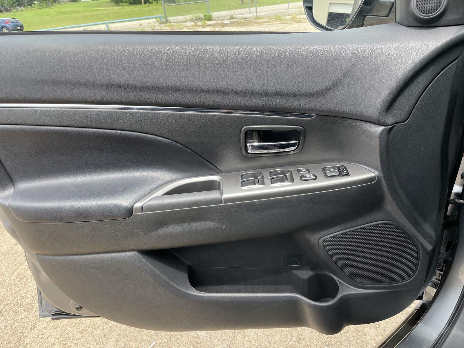 2025 Mitsubishi Outlander Sport SE
