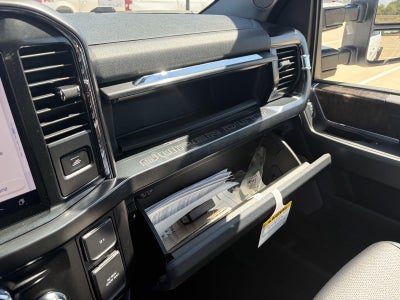 2027 Ford Super Duty F-450 DRW LARIAT