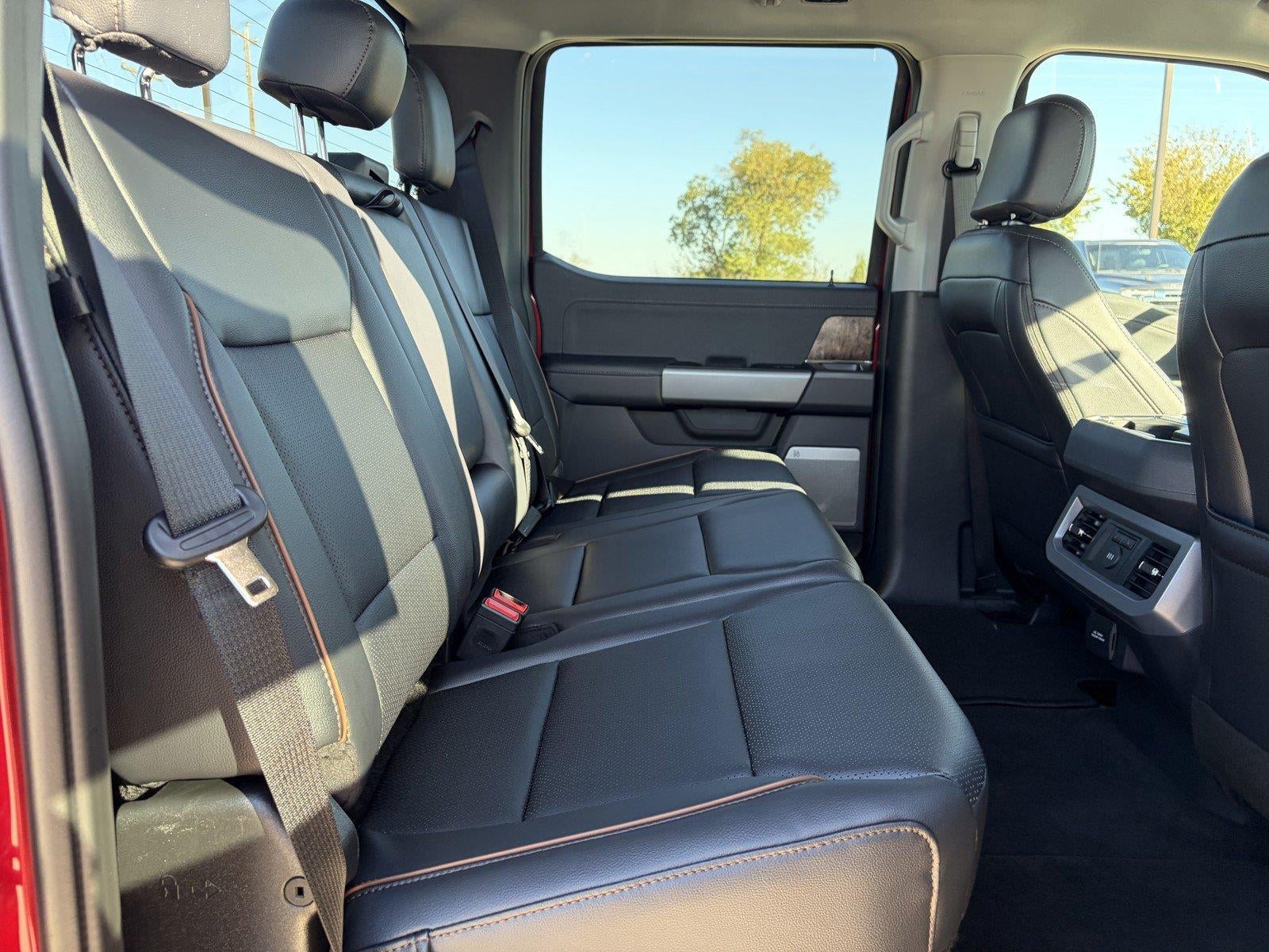 2027 Ford Super Duty F-250 SRW LARIAT