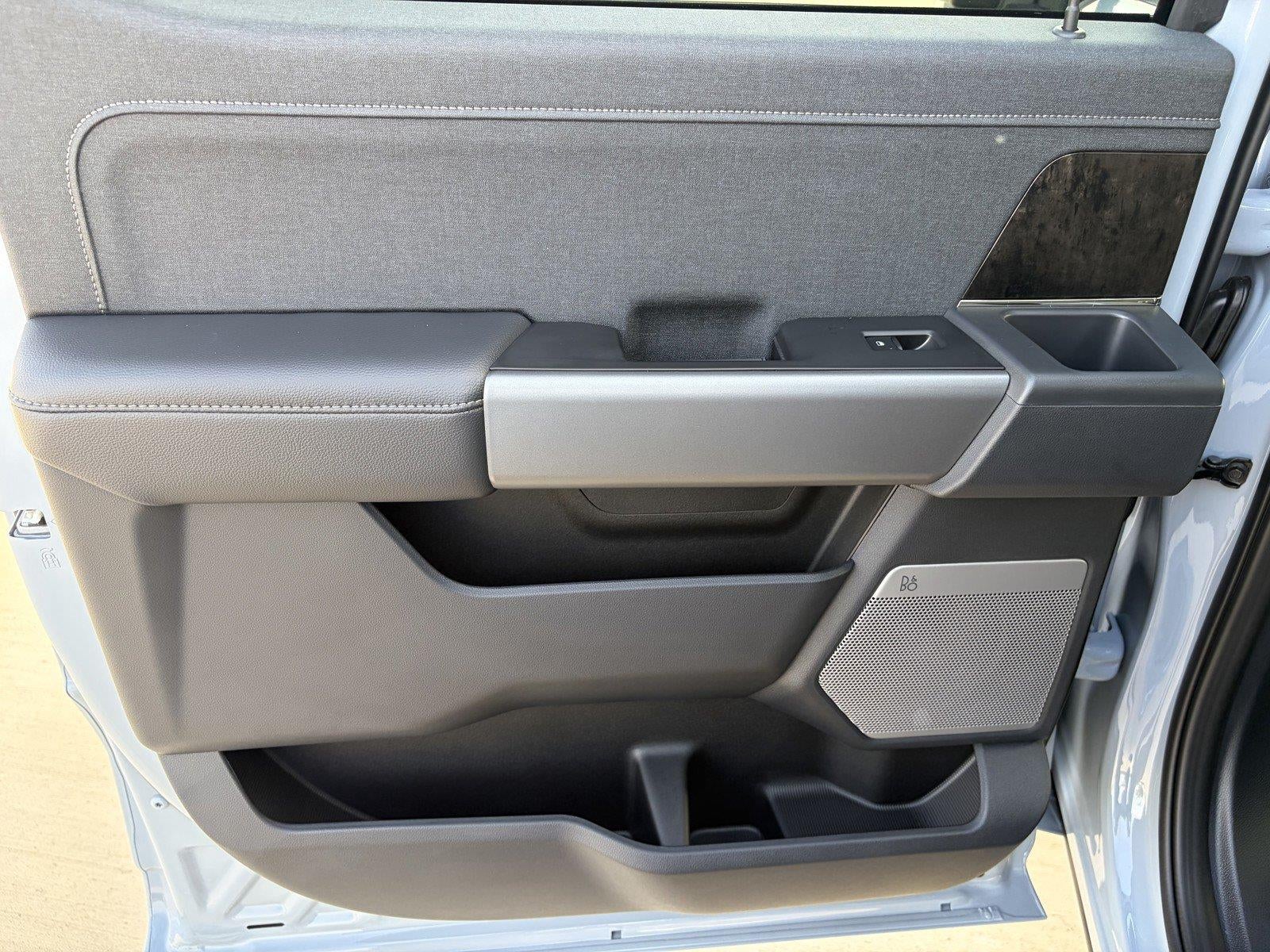2027 Ford Super Duty F-250 SRW LARIAT