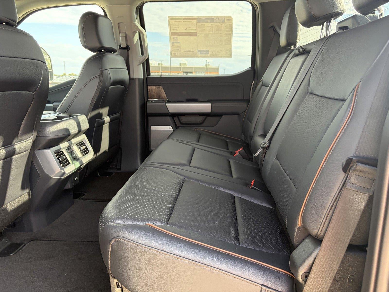 2027 Ford Super Duty F-350 SRW LARIAT