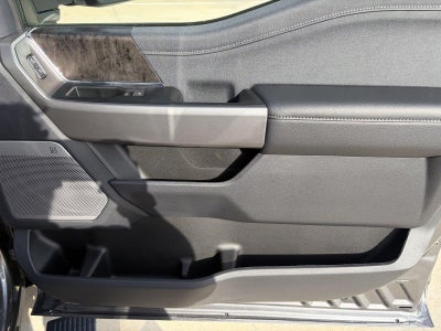 2027 Ford Super Duty F-350 SRW LARIAT