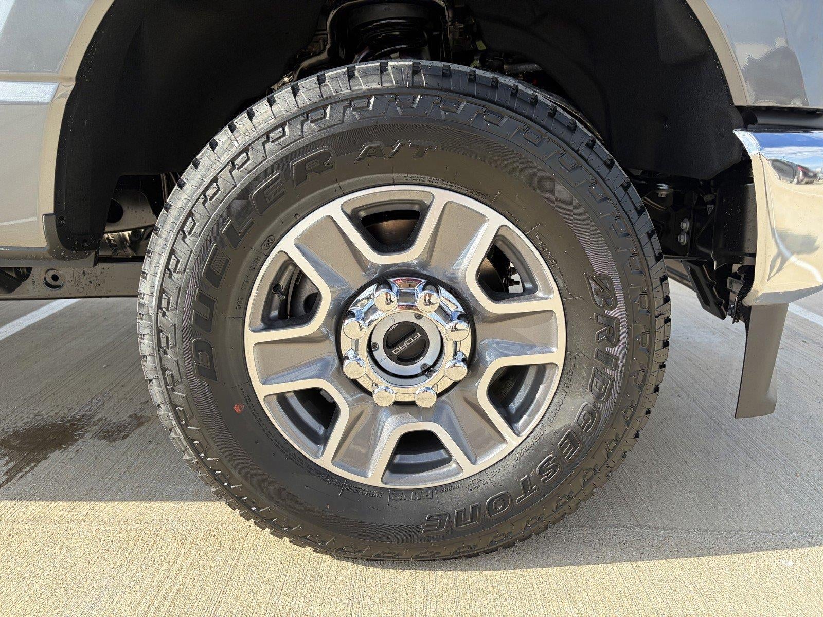 2027 Ford Super Duty F-350 SRW LARIAT
