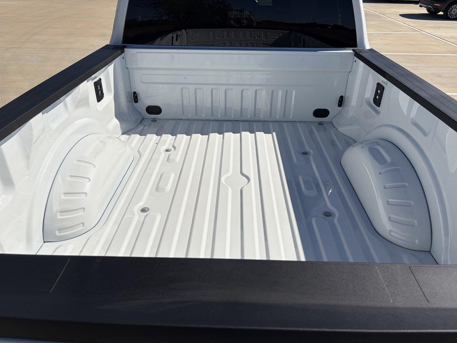 2027 Ford Super Duty F-350 SRW LARIAT
