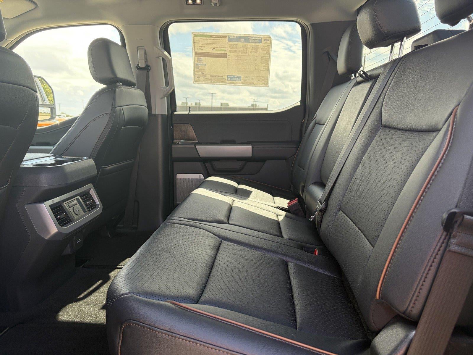 2027 Ford Super Duty F-350 SRW LARIAT