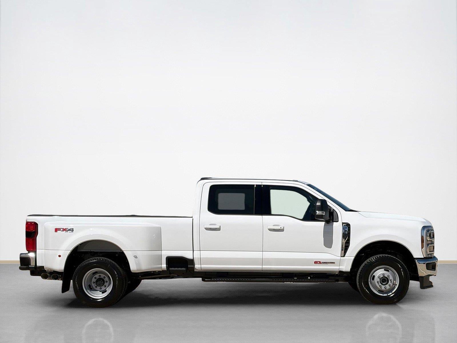2027 Ford Super Duty F-350 DRW XLT