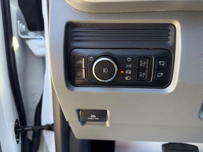 2027 Ford Super Duty F-350 DRW XLT